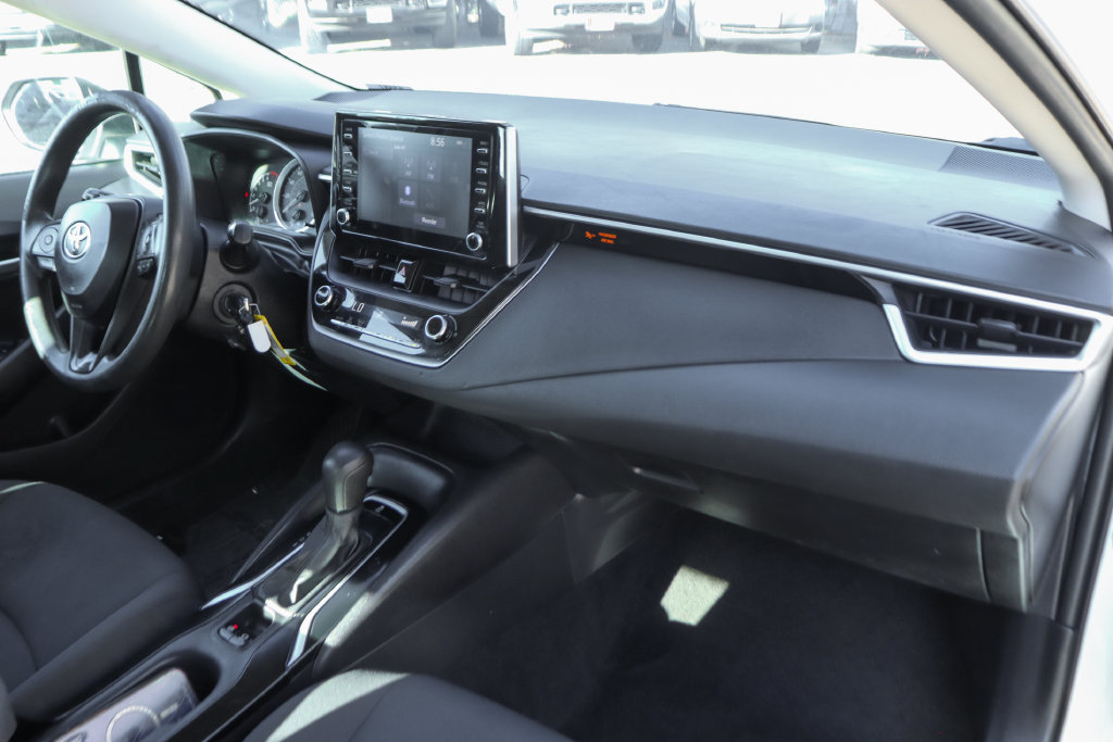 Used 2020 Toyota Corolla LE w/ Carpet Mat Package (TMS) FWD image 33