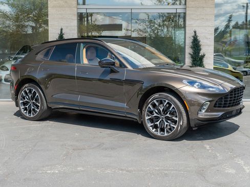 Used 2021 Aston Martin DBX image 56