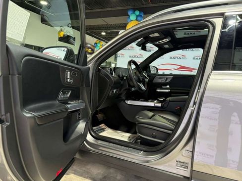 Used 2023 Mercedes-Benz GLB 250 w/ Premium Package image 23