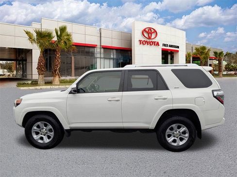 Used 2017 Toyota 4Runner SR5 Premium image 8