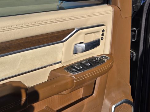 Used 2022 RAM 2500 Laramie image 12
