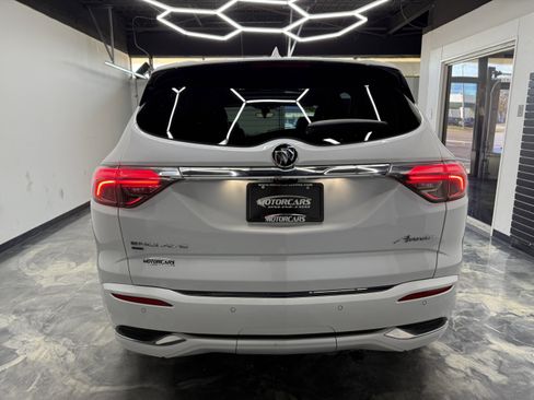 Used 2023 Buick Enclave Avenir image 5
