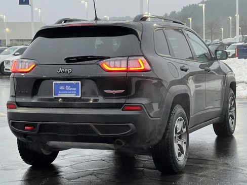 Used 2022 Jeep Cherokee Trailhawk w/ Comfort/Convenience Group image 10