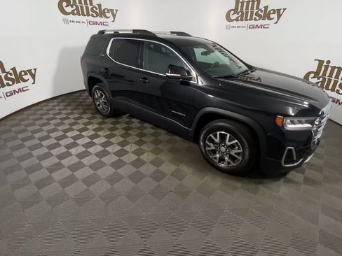 Used 2023 GMC Acadia SLE w/ Driver Convenience Package image 2