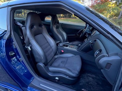 Used 2014 Nissan GT-R Premium image 15