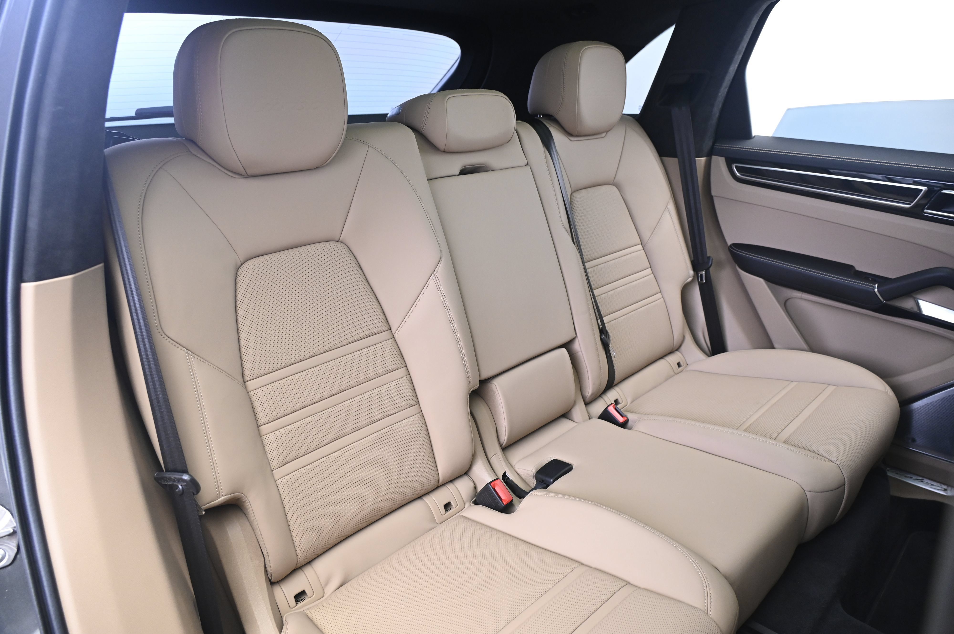 Certified 2023 Porsche Cayenne Turbo AWD/4WD image 19