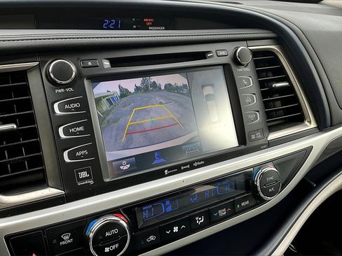 Used 2019 Toyota Highlander Limited Platinum image 30