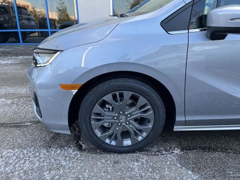 New 2026 Honda Odyssey Touring image 21