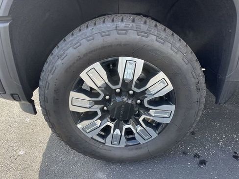 New 2025 GMC Sierra 2500 Denali image 10