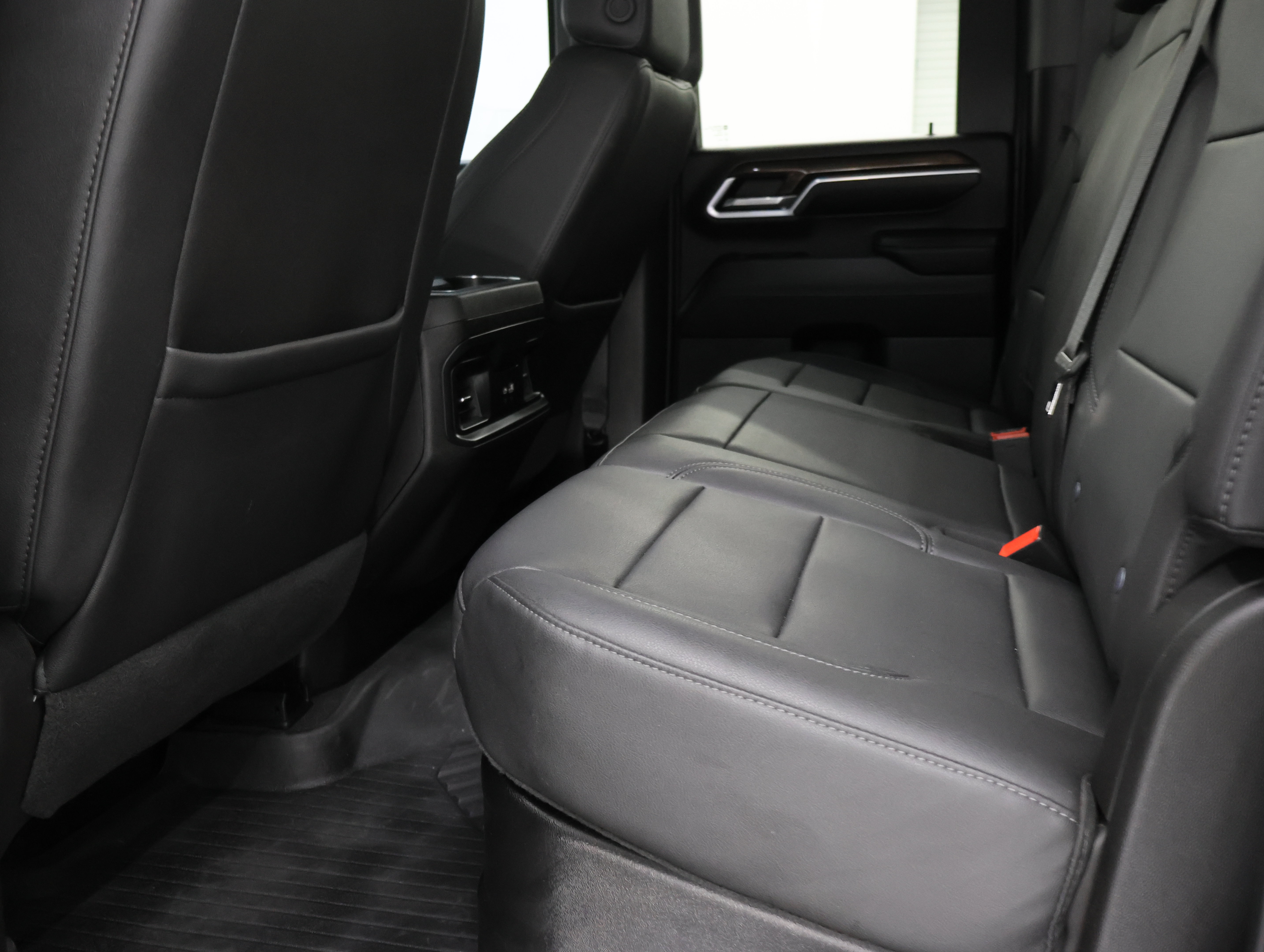 Used 2024 Chevrolet Silverado 2500 LT AWD/4WD image 42