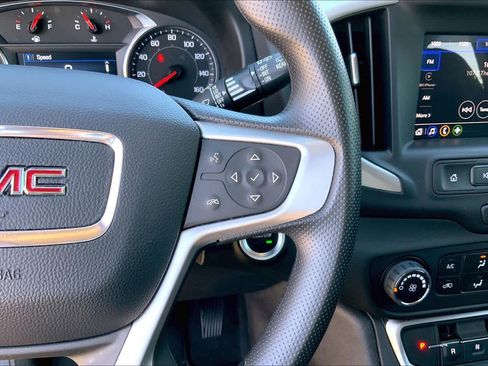 Used 2024 GMC Terrain SLE w/ Elevation Edition FWD image 23