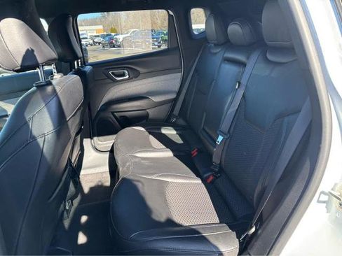 Used 2024 Jeep Compass Latitude AWD/4WD image 22