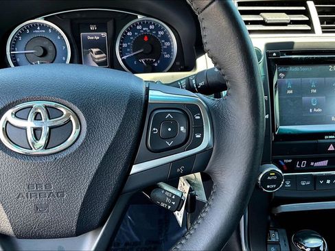 Used 2017 Toyota Camry XLE FWD image 14