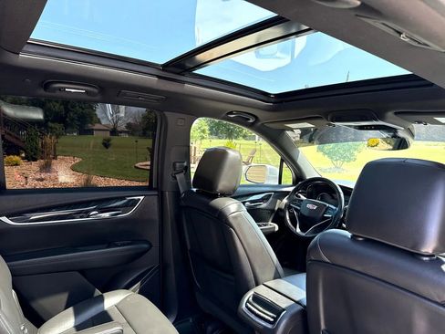 Used 2020 Cadillac XT6 Premium Luxury image 11