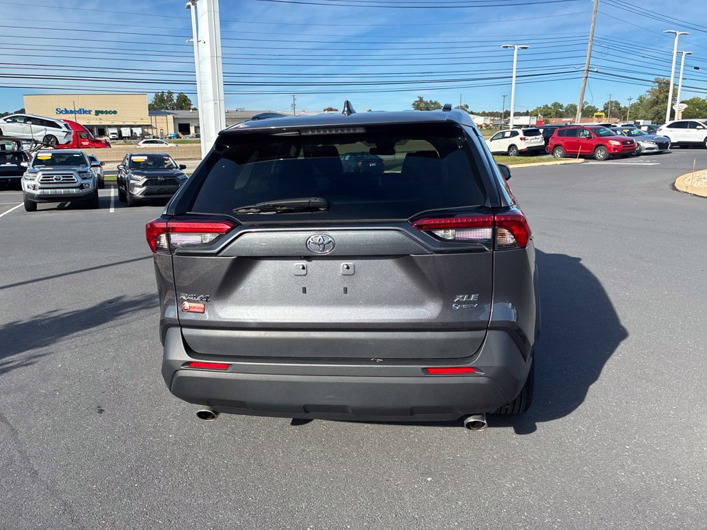 Used 2025 Toyota RAV4 XLE AWD/4WD image 9