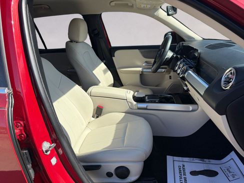 Used 2022 Mercedes-Benz GLB 250 image 15