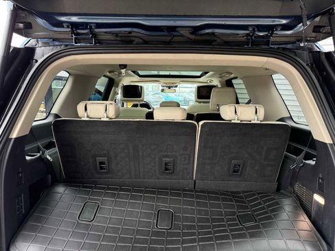 Used 2018 Ford Expedition Platinum image 11