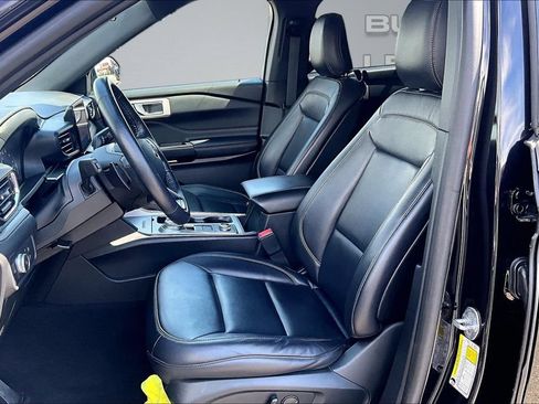 Used 2020 Ford Explorer XLT w/ Equipment Group 202A AWD/4WD image 23