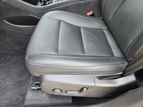 Used 2025 Volvo XC40 B5 Core w/ Protection Package image 36