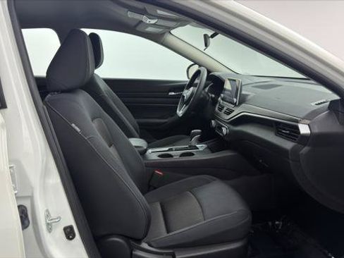 Used 2025 Nissan Altima 2.5 SV FWD image 22