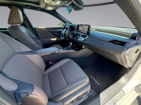 Used 2025 Lexus ES 350 w/ Premium Package FWD image 15