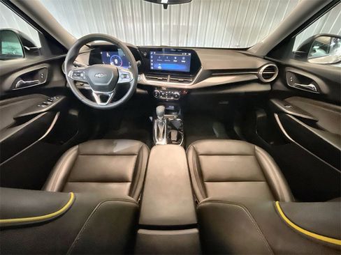 Used 2024 Chevrolet Trax ACTIV w/ Driver Confidence Package image 19