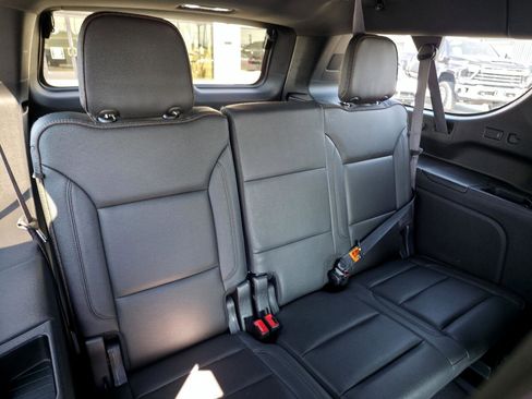 Used 2021 Chevrolet Suburban High Country image 19