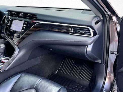 Certified 2018 Toyota Camry XLE image 25