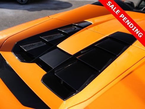 Used 2024 Lamborghini Huracan EVO image 13