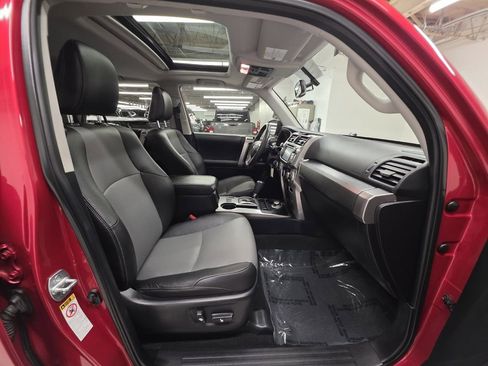 Used 2019 Toyota 4Runner SR5 Premium image 12