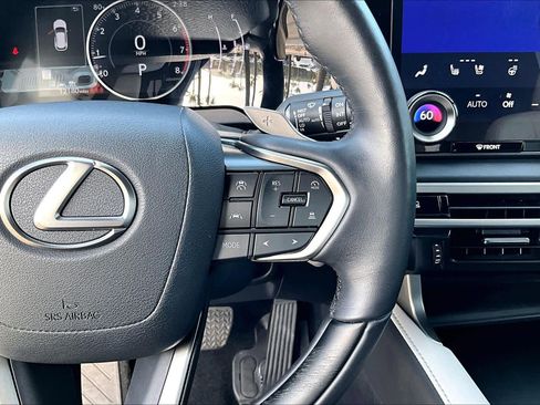 Used 2024 Lexus RX 350 Premium image 23