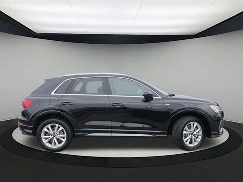 New 2025 Audi Q3 2.0T Premium image 8