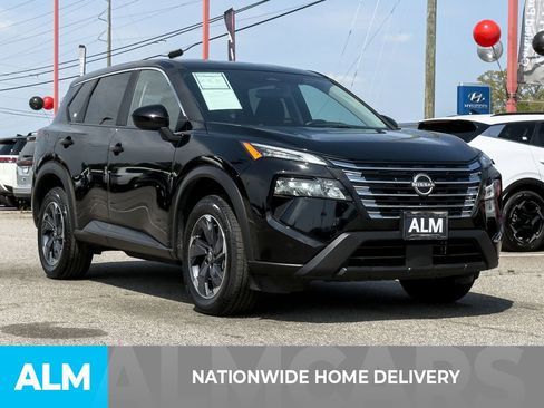 Used 2025 Nissan Rogue SV image 4