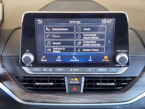 Used 2024 Nissan Altima 2.5 SV image 18