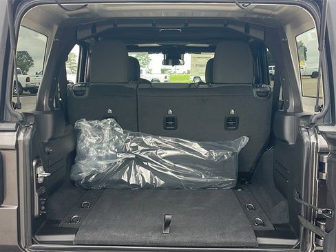 New 2025 Jeep Wrangler Unlimited Rubicon w/ Steel Bumper Group image 10