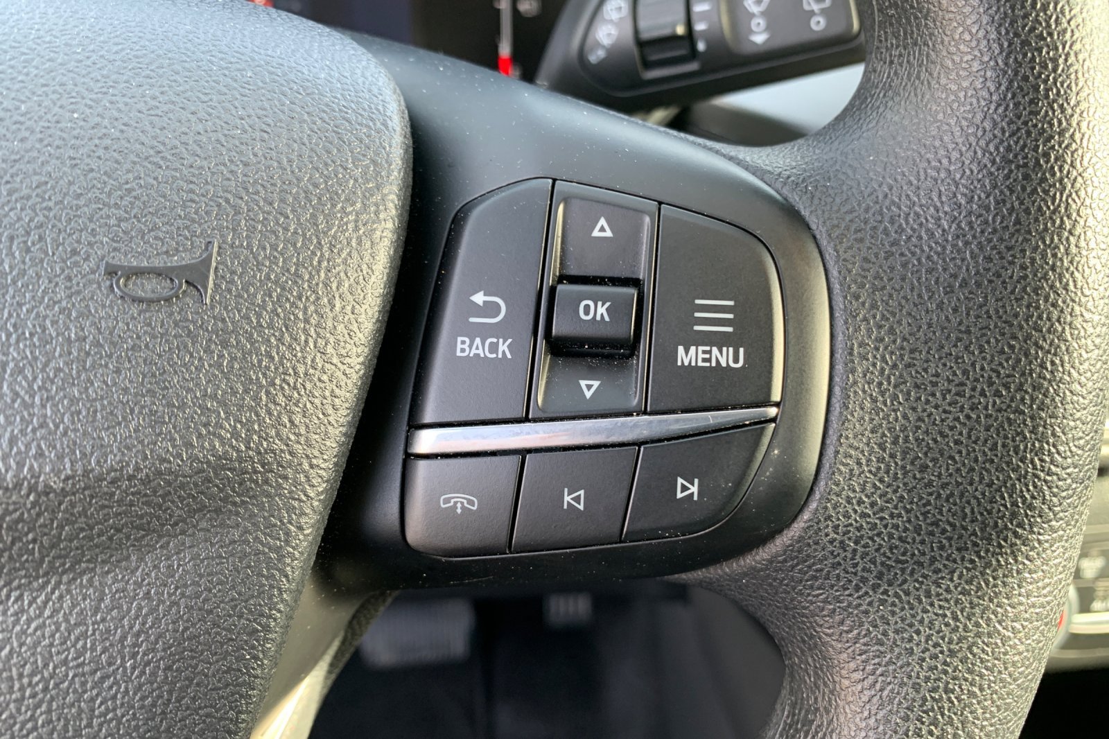 Used 2025 Ford Escape Active AWD/4WD image 30