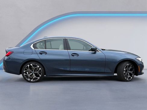 Used 2025 BMW 330i xDrive Sedan w/ Convenience Package image 3