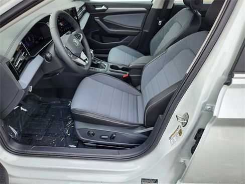 New 2026 Volkswagen Jetta SE image 12