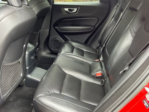Used 2023 Volvo XC60 T8 Plus AWD/4WD image 21