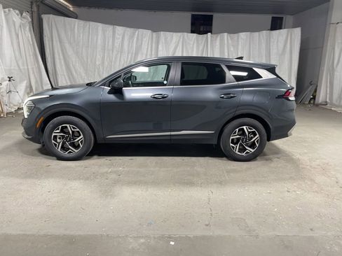 Used 2024 Kia Sportage LX image 4