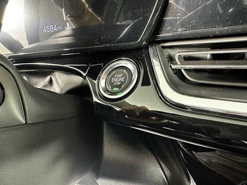 Used 2025 Chevrolet Trax ACTIV w/ Sunroof Package image 19