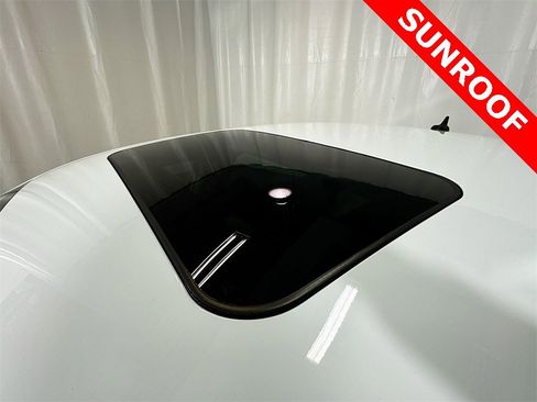 Used 2020 Volkswagen Passat 2.0T R-Line image 23