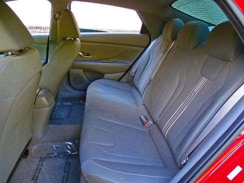 Used 2023 Hyundai Elantra SEL w/ Cargo Package FWD image 24
