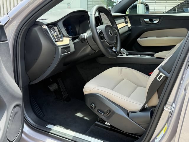 Used 2026 Volvo XC60 B5 Core AWD/4WD image 13