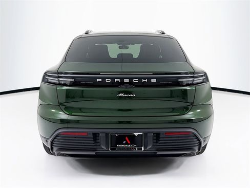 Used 2025 Porsche Macan Electric image 10