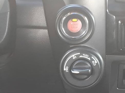 Used 2024 Nissan Titan PRO-4X w/ Pro-4x Convenience Package image 28