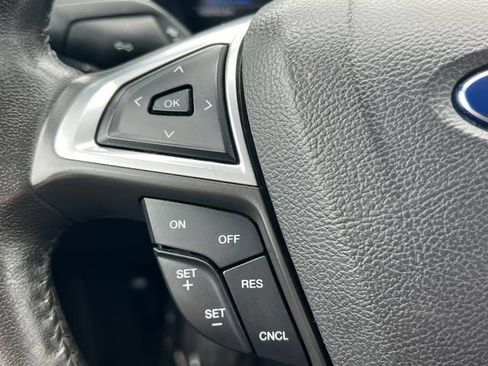 Used 2016 Ford Fusion SE FWD image 19