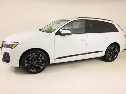 Used 2025 Audi Q7 3.0T Prestige w/ Prestige Package image 2