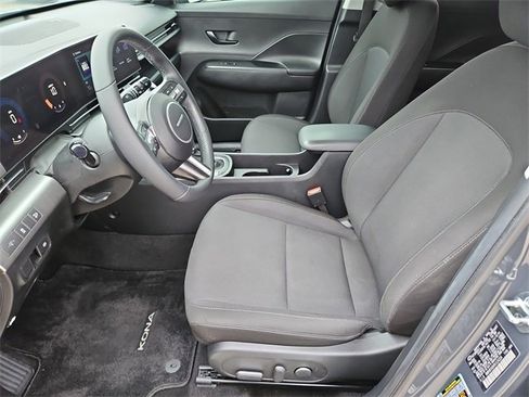 Used 2024 Hyundai Kona SEL image 10