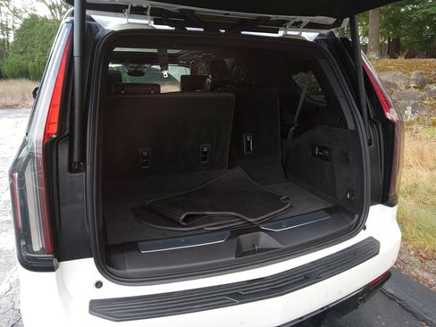 Used 2021 Cadillac Escalade Sport Platinum image 24